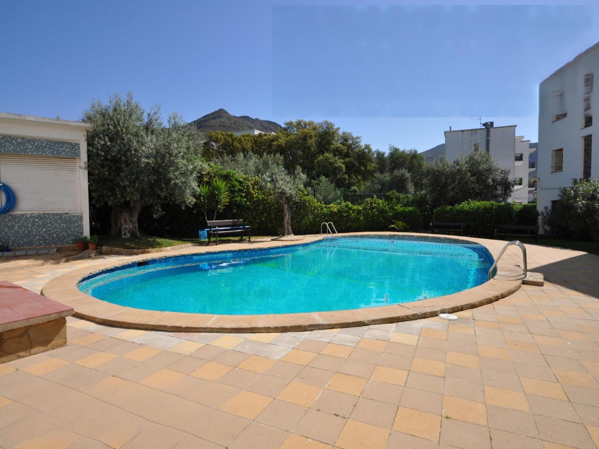 In With Swimming Pool Appartement Roses